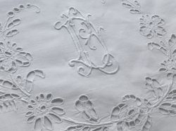 luxury fine linen bedding