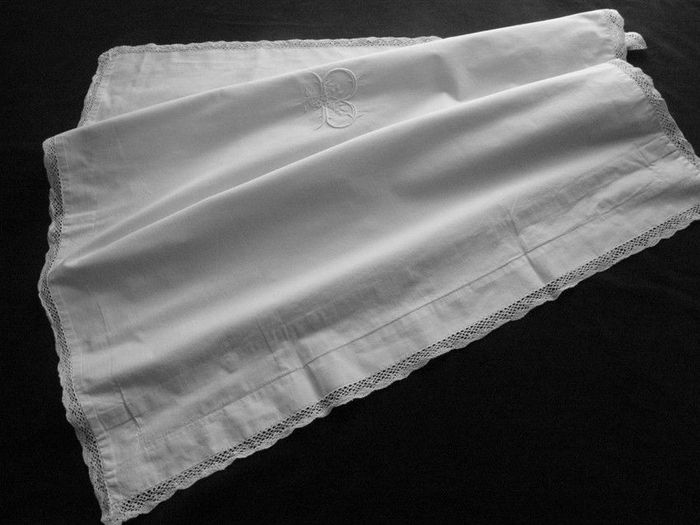 Infant crib duvet cover, monogram: B