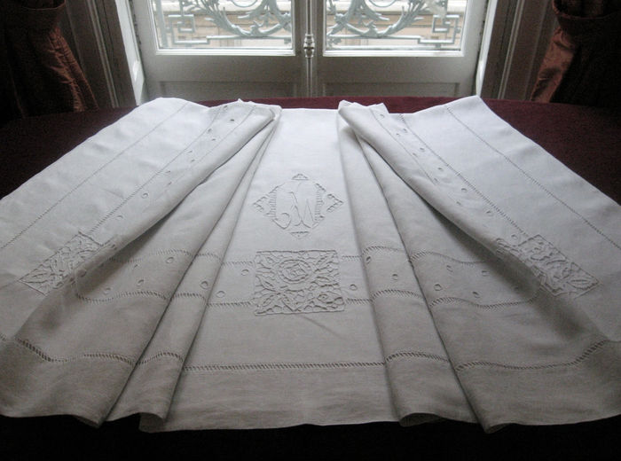  Art deco French linen sheet, monogram: LW