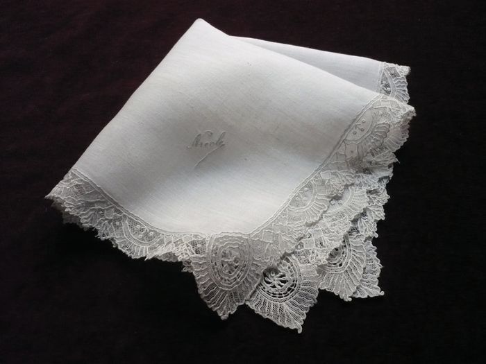 Small vintage lace hanky