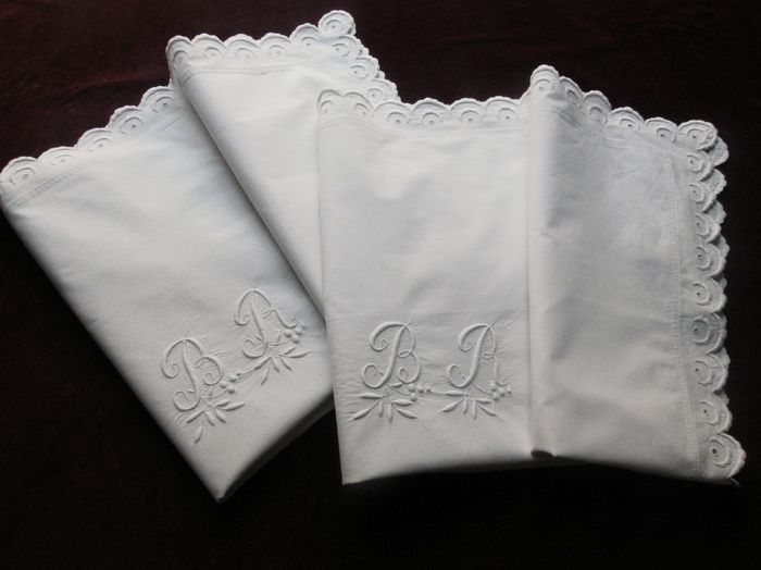 Pair of lovely vintage linen  pillow shams