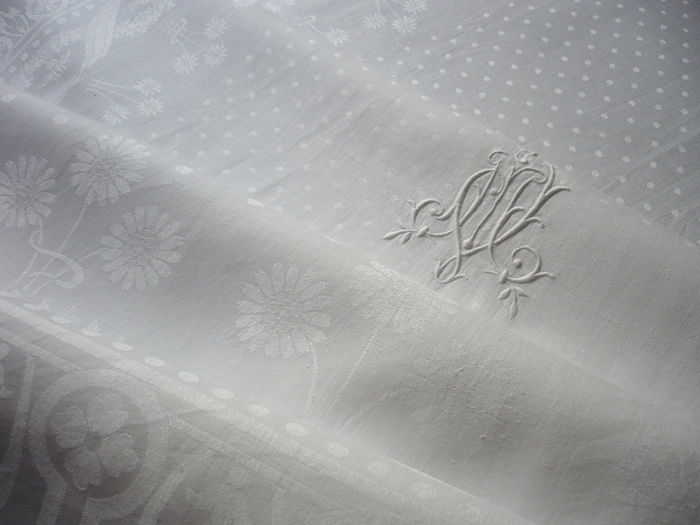 Art-Deco damask banquet tablecloth and napkins monogram MV