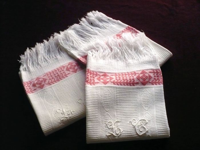 3 guest hand towels, monogram LC