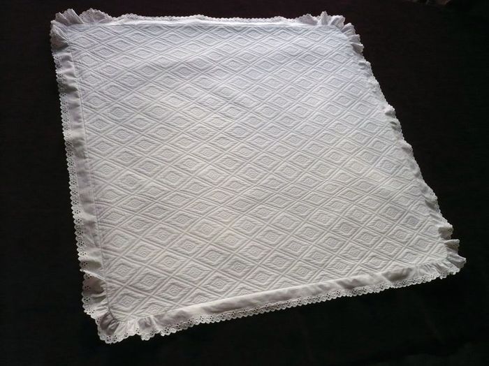cotton piquÃ© pillow sham with geometric motif