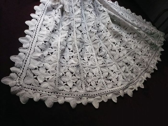 vintage crocheted lace coverlet