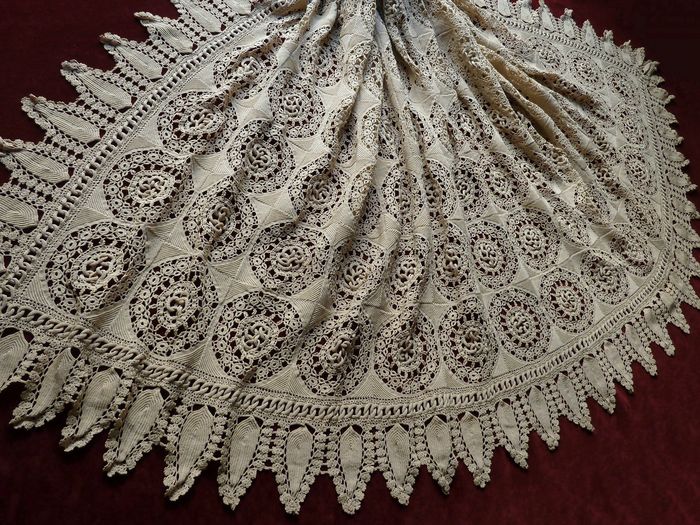 hand crocheted lace linen coverlet