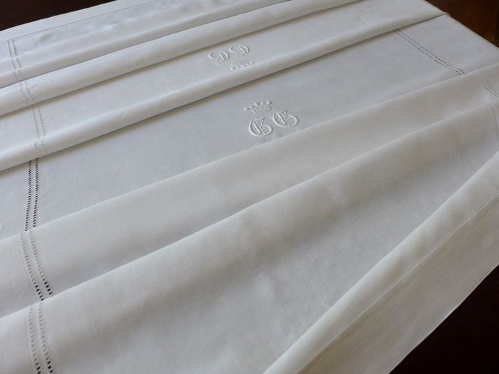 Antique Linen Table Service Monogrammed GG & Comtal Crowns