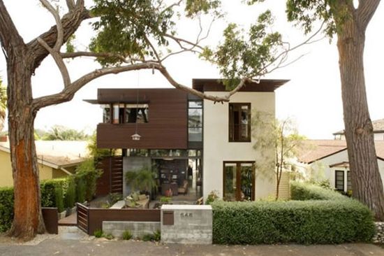 Manhattan Beach eco-friendly house by KAA Design Group