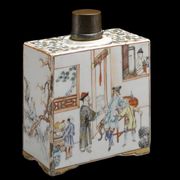 A CHINESE EXPORT TEA CANISTER
CIRCA 1740


