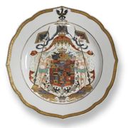 A CHINESE EXPORT ARMORIAL PLATE
CIRCA 1755
