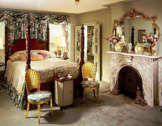 An original vintage style bedroom