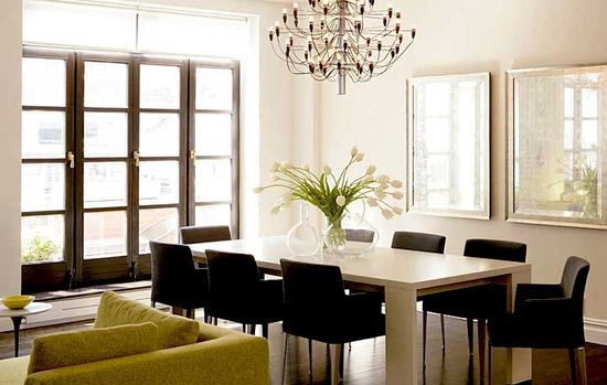 A  Classic Modern Dining Room